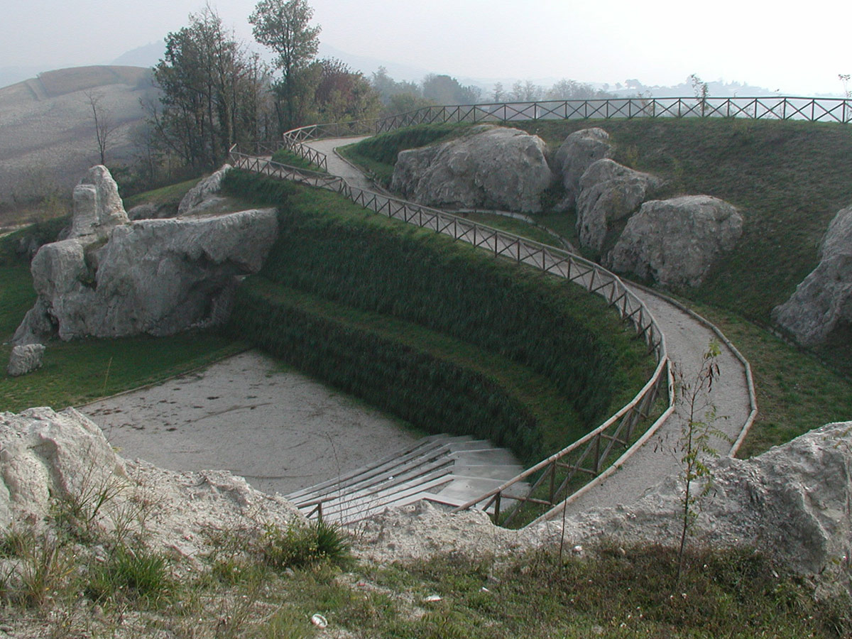 Muro di sostegno in terra rinforzata rinverdita Sistema Tenax Rivel