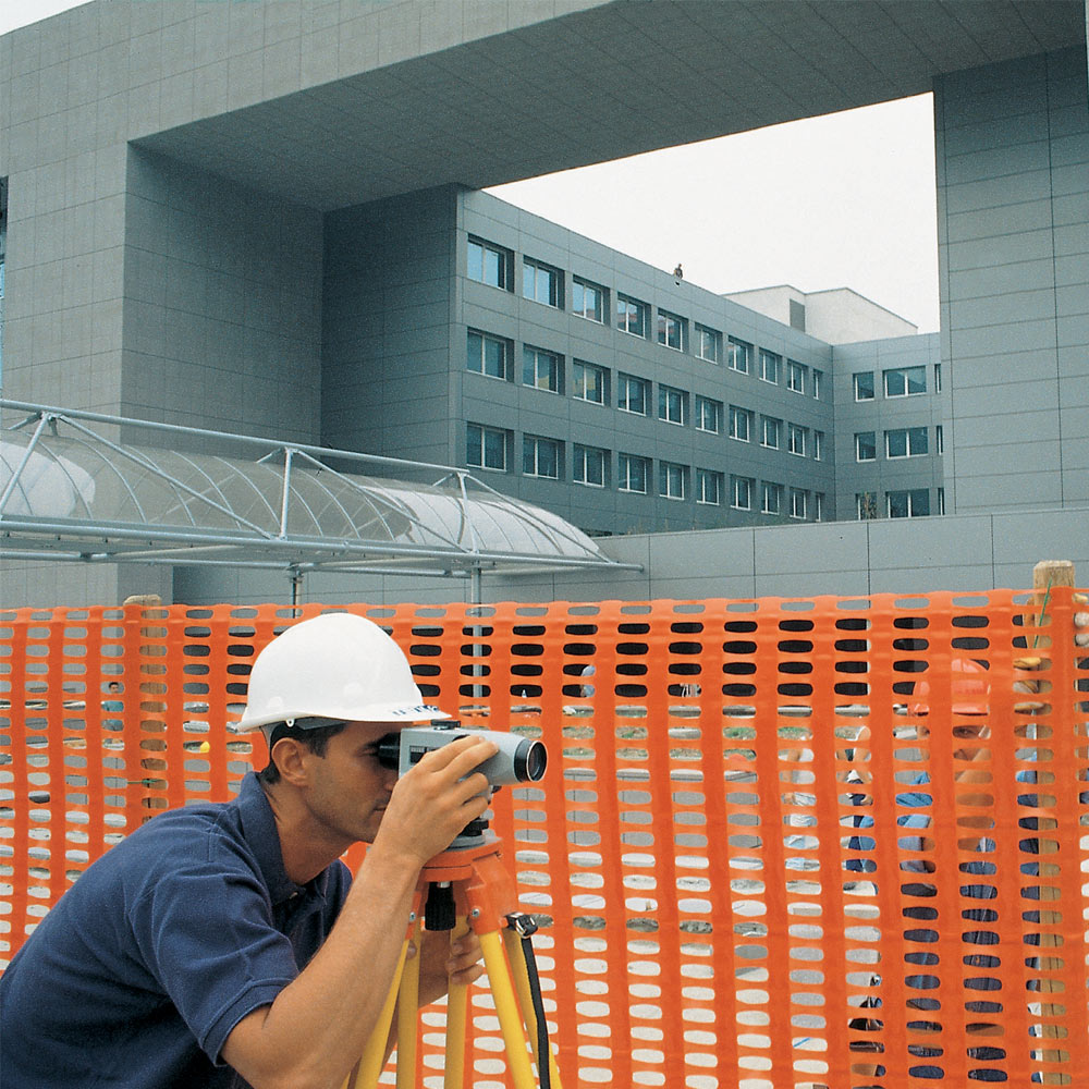 Rete da cantiere con nastro rifrangente, recinzione cantiere. Tenax.