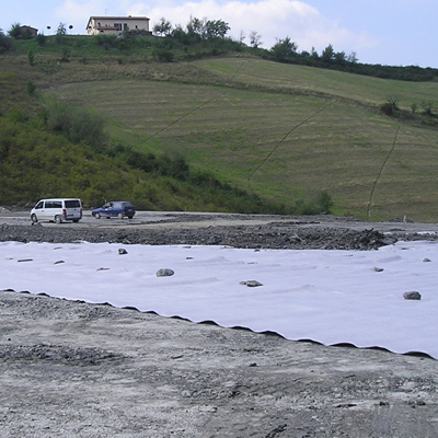 Anti capillary drainage for large areas and parkings with Tenax geocomposites