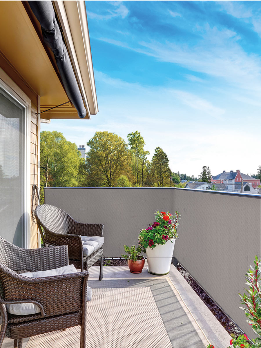 Rete schermante double-face TENAX SOLEADO DUO applicata su balcone