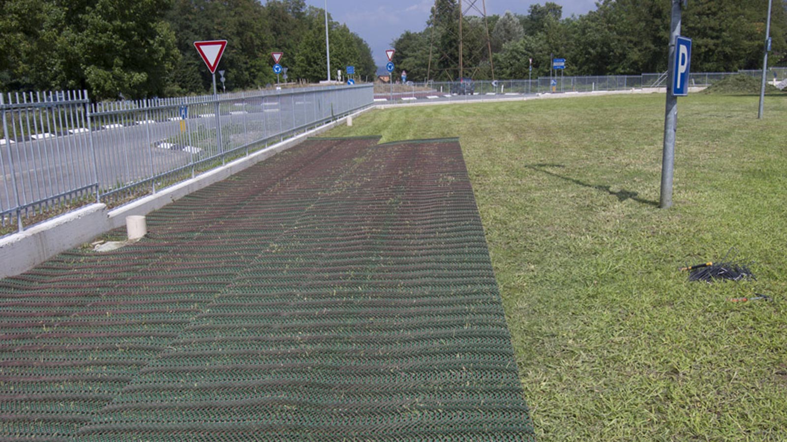 Rete rinforzo prati carrabili GP FLEX - area parcheggio