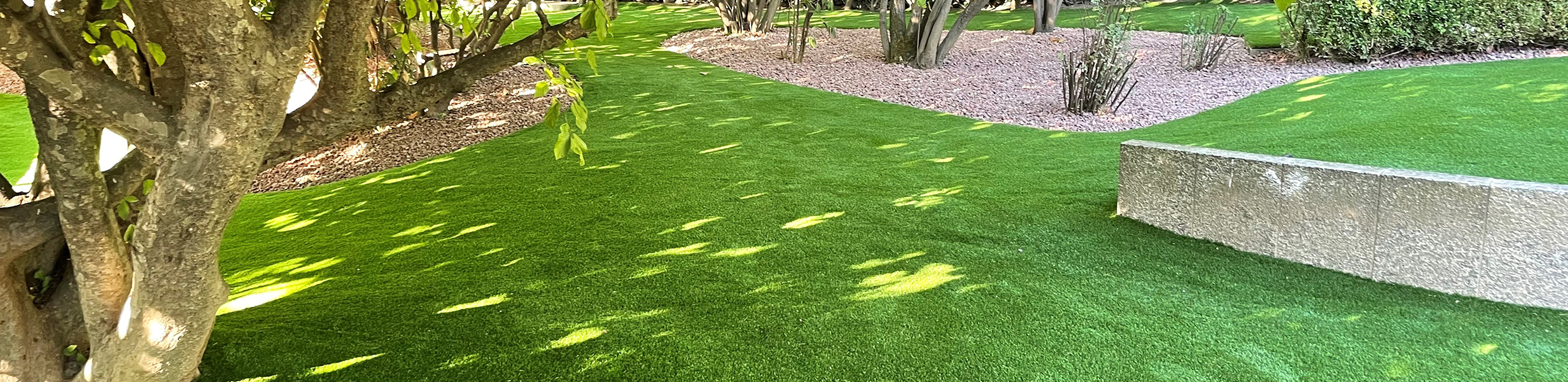 Prati sintetici e superfici verdi rinforzate